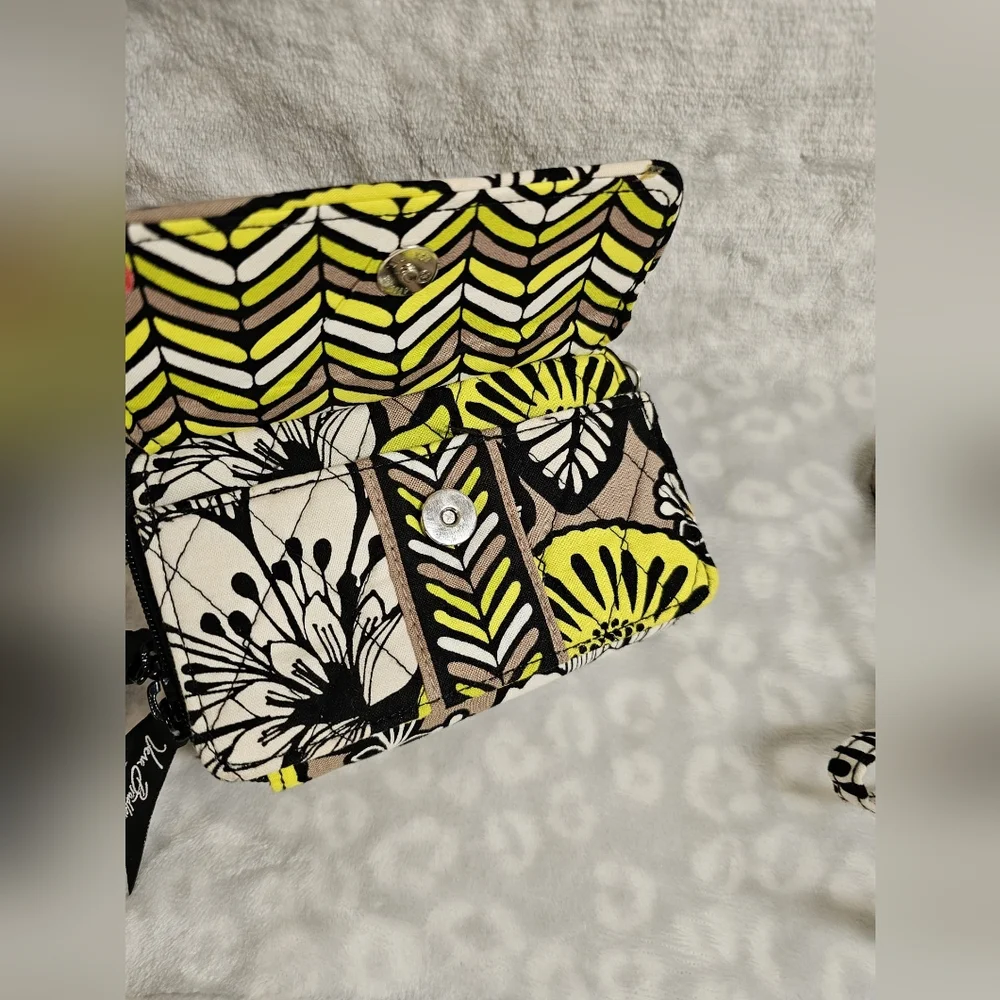 🦋Vera Bradley Crossbody/Wristlet, Convertible - Picture 10 of 11